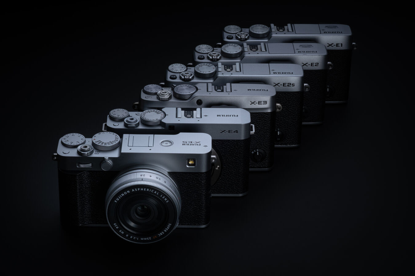 Bezlusterkowiec Fujifilm X-E5 srebrny + Patona akumulator NP-W126 PROTECT + Ładowarka podwójna Patona gratis