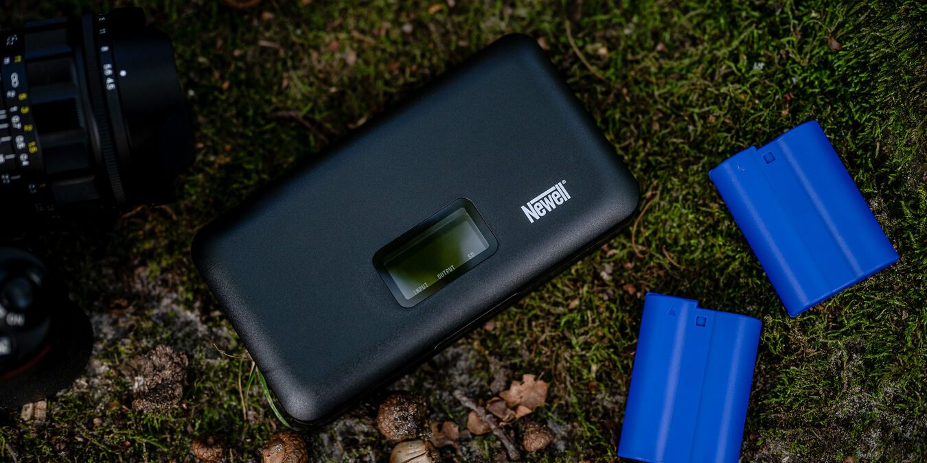 Ładowarka Newell podwójna LCD-PB-SD do Panasonic DMW-BLK22 z funkcją powerbanku i czytnikiem kart SD