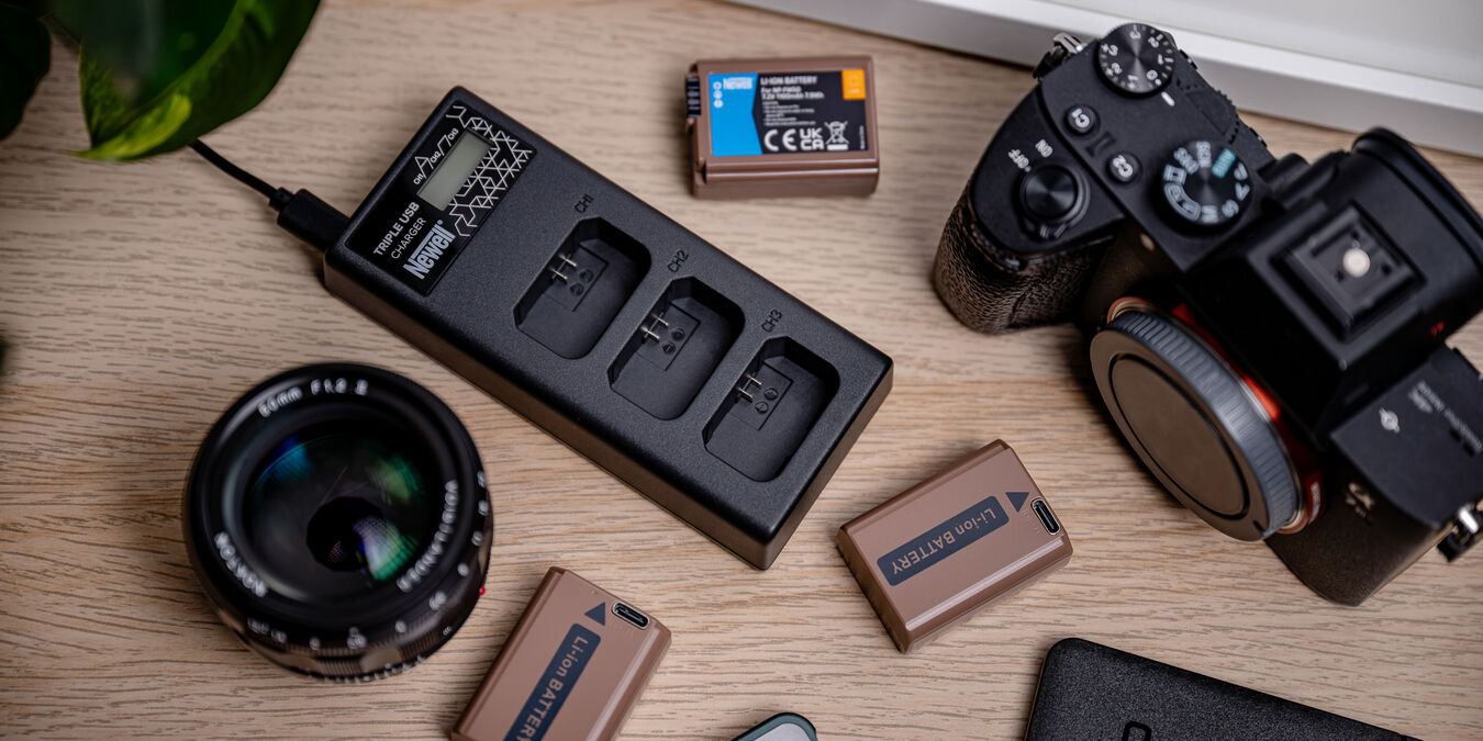 Ładowarka Newell potrójna CD-USB-C do akumulatorów Sony NP-FW50