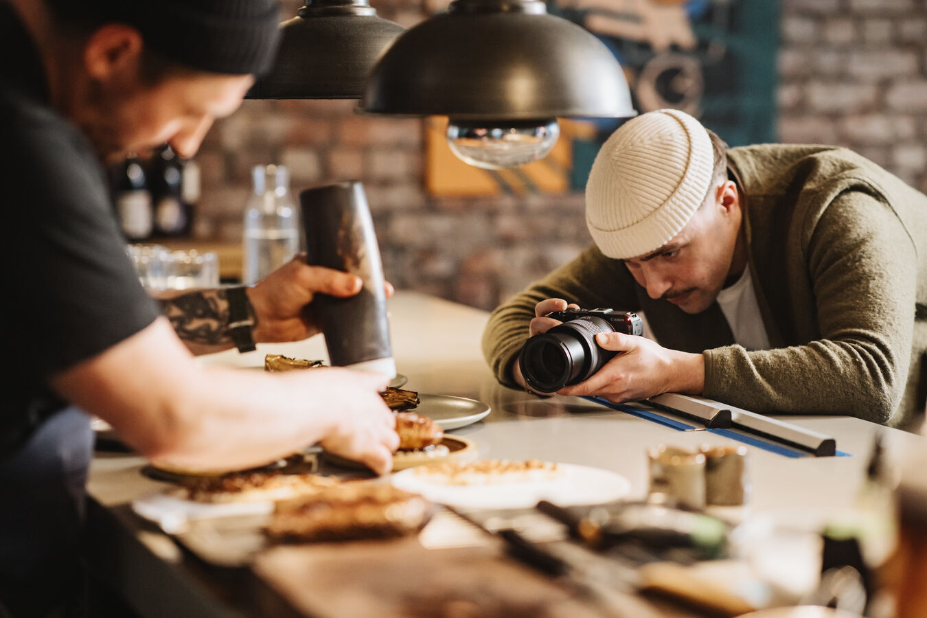 Bezlusterkowiec Canon EOS R50 V (body) + Akcesoria SmallRig za 2zł