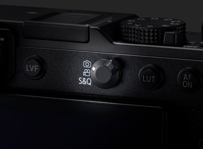 Aparat Panasonic Lumix DC-L10 (srebrny) + Dobierz dekiel automatyczny za 1zł!