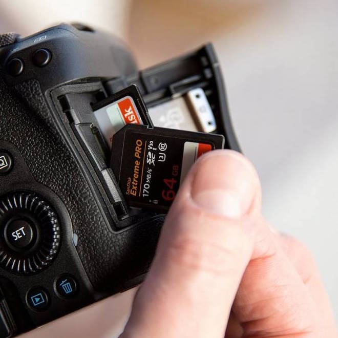 Bezlusterkowiec Canon EOS R6 body + adapter EF-EOS R - TYLKO ODBIÓR OSOBISTY KATOWICE! (wypożyczalnia)