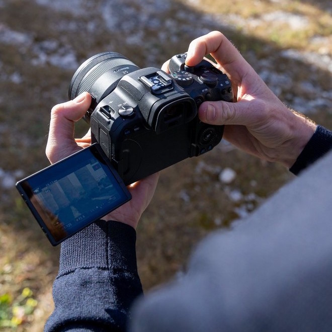 Bezlusterkowiec Canon EOS R6 body + adapter EF-EOS R - TYLKO ODBIÓR OSOBISTY KATOWICE! (wypożyczalnia)