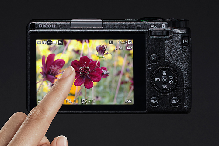 Aparat Ricoh GR III