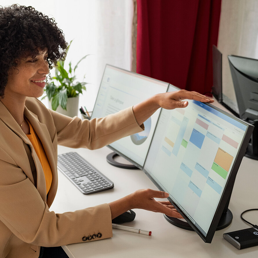 Monitor EIZO FlexScan EV2410R-BK (7 lat gwarancji) [Autoryzowany Partner Premium]