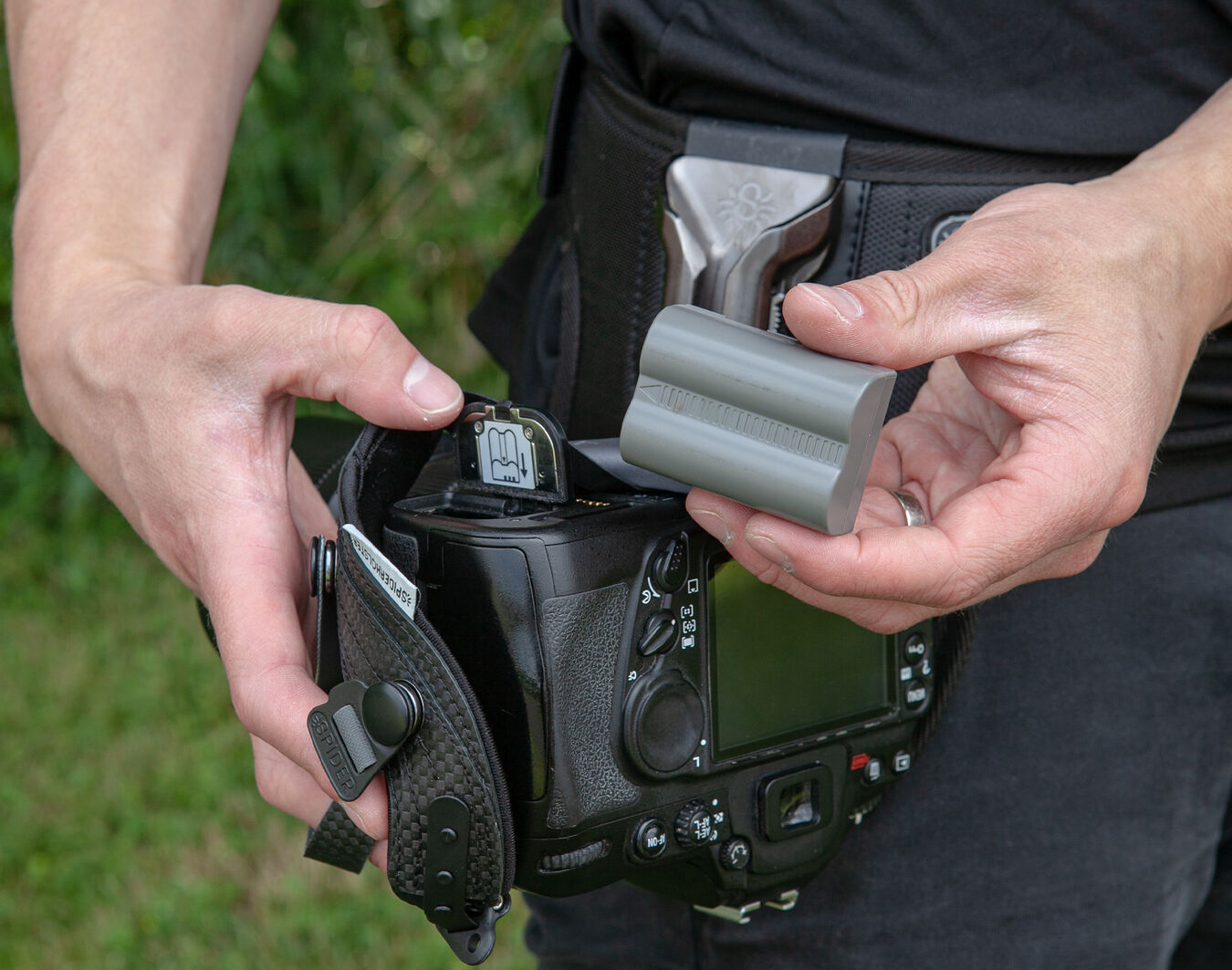 Pasek na rękę (skórzany) SPIDER CAMERA HOLSTER SpiderPro Hand Strap v2 (BLACK)